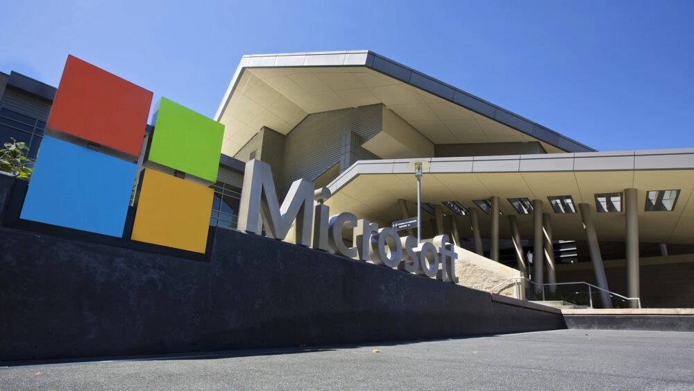 نیروهای بیشتری Xbox اخراج